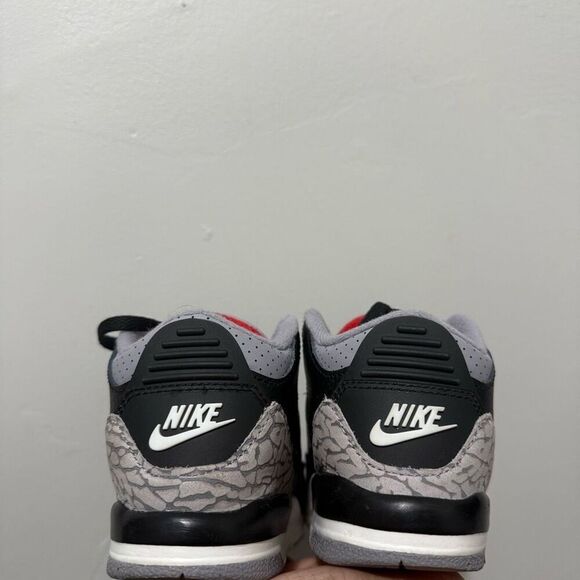 Jordan 3 retro cement grey child size 10 - Picture 4 of 9